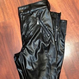 Guess leather pants size 2 ✨